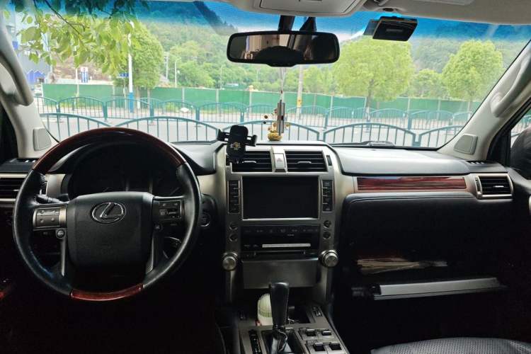 Used Lexus GX 2010 460 Center Console