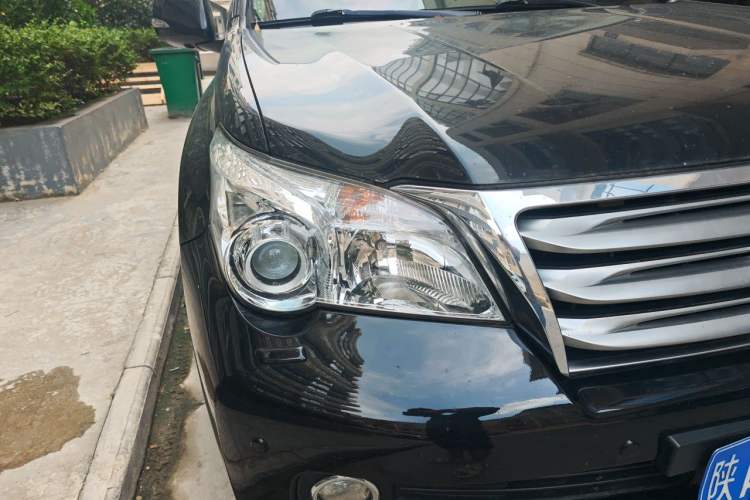 Used Lexus GX 2010 460 Right Front Headlight