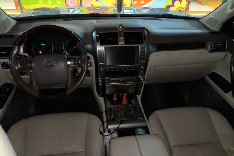 Used Lexus GX 2010 460 Center Console