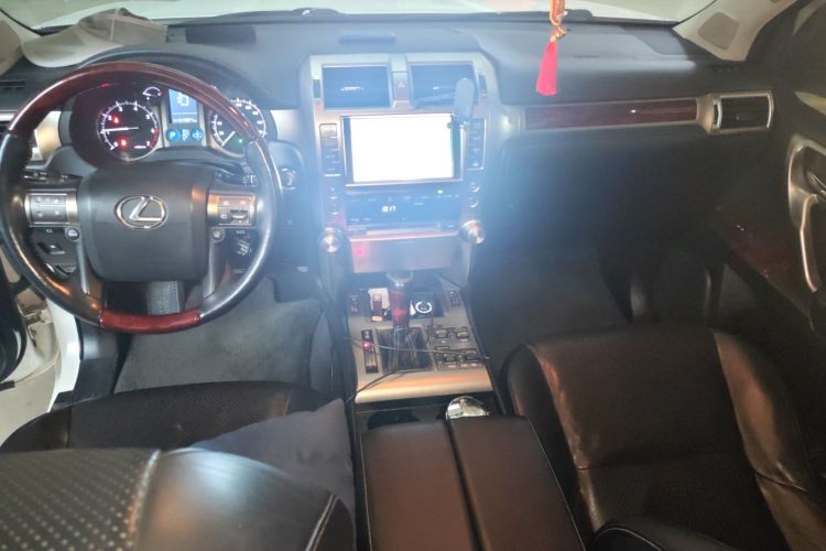 Used Lexus GX 2010 460 Center Console