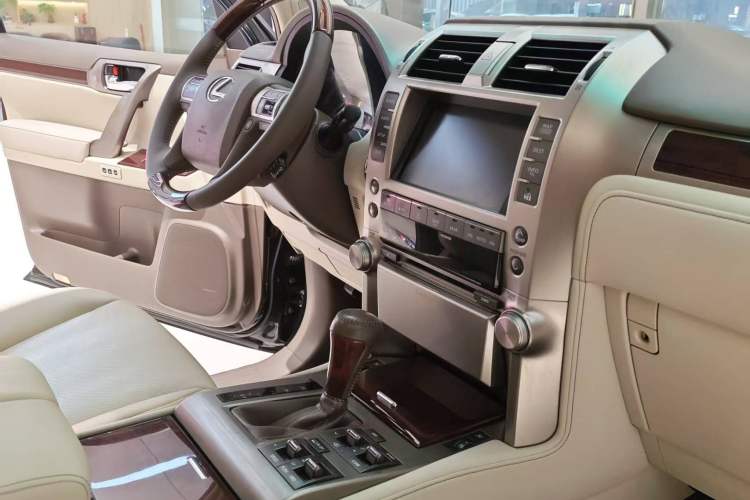 Used Lexus GX 2010 460 Interior 3