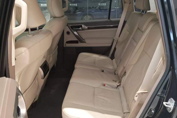 Used Lexus GX 2010 460 Interior 4