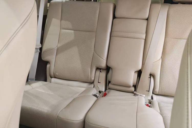 Used Lexus GX 2010 460 Interior 7