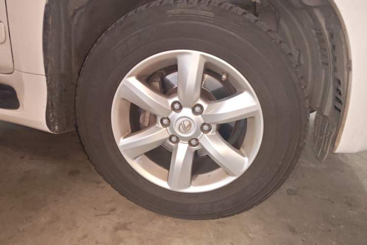 Used Lexus GX 2010 460 Right Front Wheel Hub