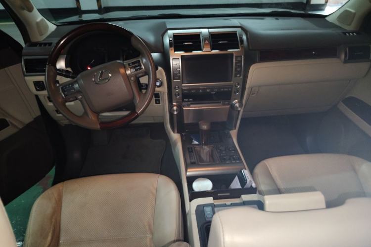 Used Lexus GX 2012 400 Center Console