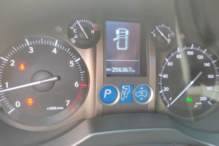 Used Lexus GX 2012 400 Odometer Close Up