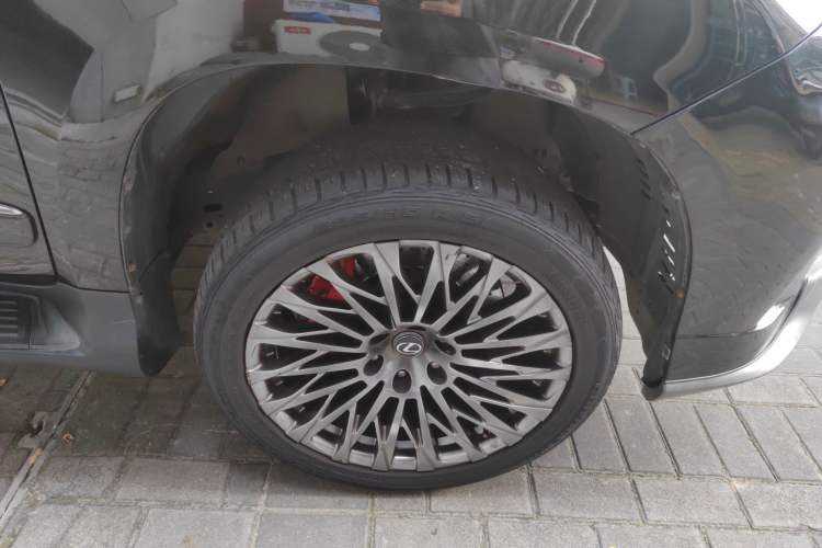 Used Lexus GX 2012 400 Right Front Wheel Hub