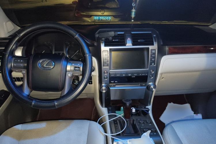 Used Lexus GX 2012 400 Center Console
