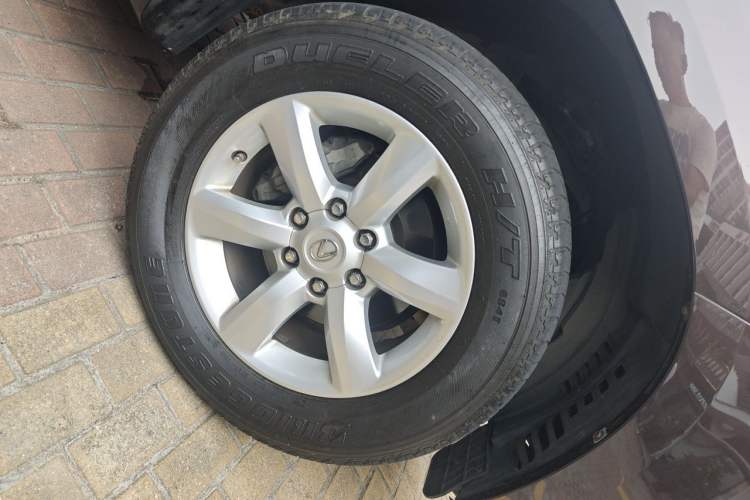 Used Lexus GX 2012 400 Right Front Wheel Hub