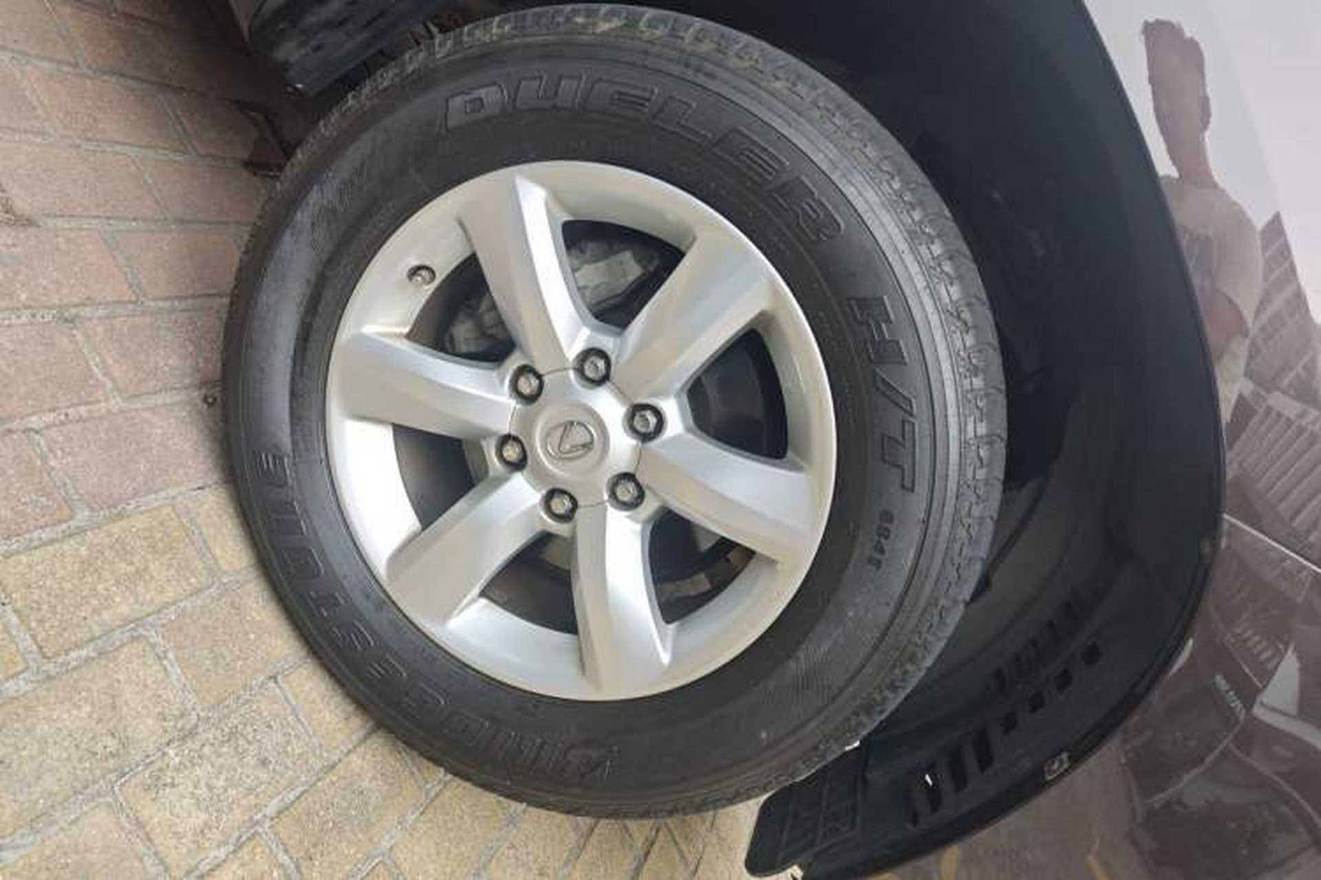 Used Lexus GX 2012 400 Right Front Wheel Hub