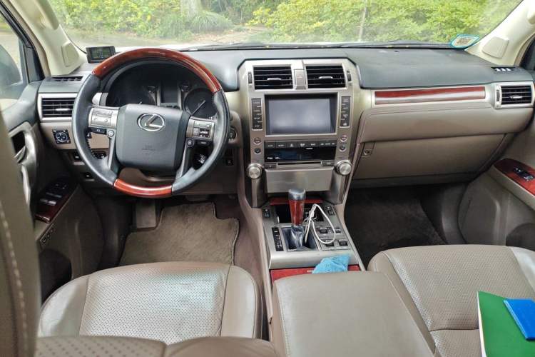 Used Lexus GX 2012 400 Center Console