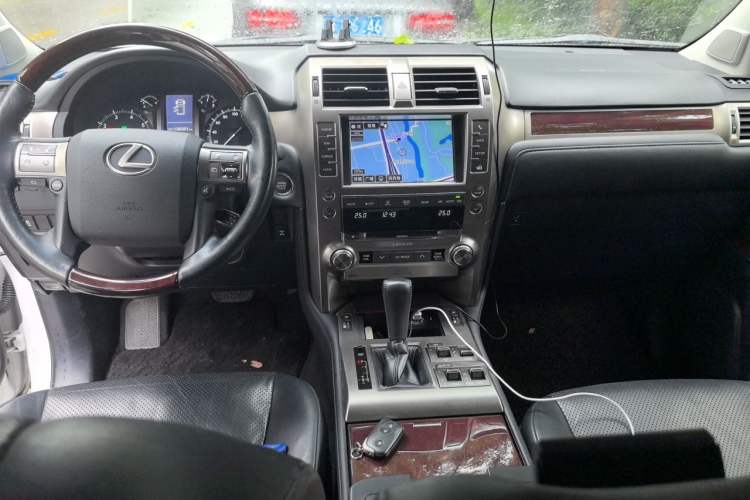 Used Lexus GX 2012 400 Center Console