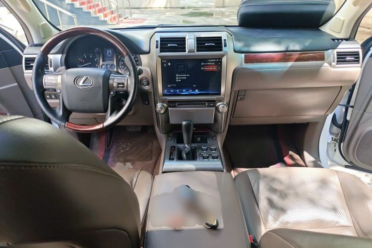 Used Lexus GX 2012 400 Center Console