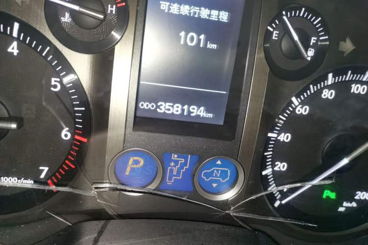 Used Lexus GX 2012 400 Odometer Close Up