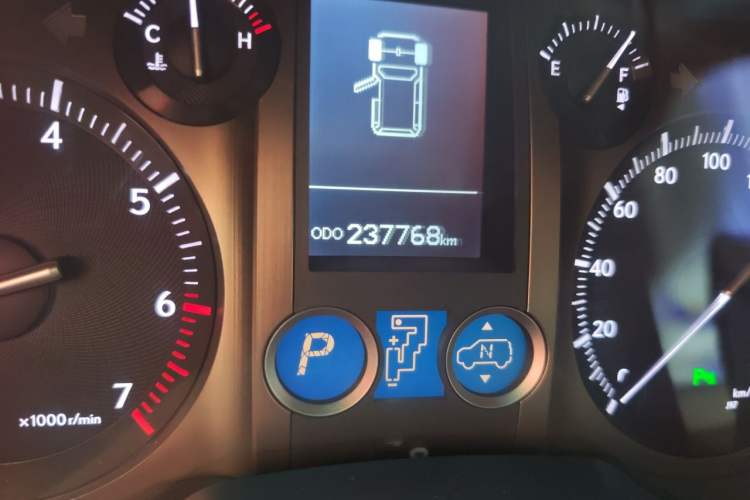 Used Lexus GX 2012 400 Odometer Close Up