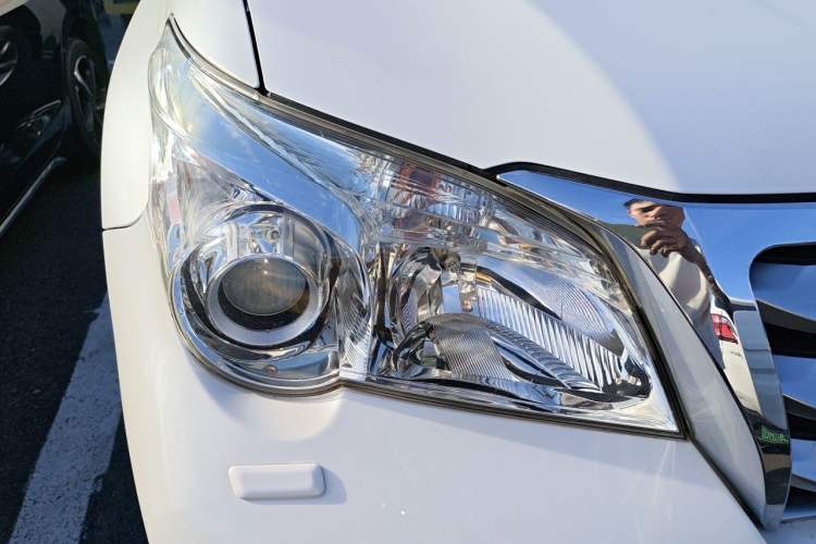 Used Lexus GX 2012 400 Right Front Headlight