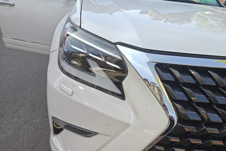 Used Lexus GX 2012 400 Right Front Headlight