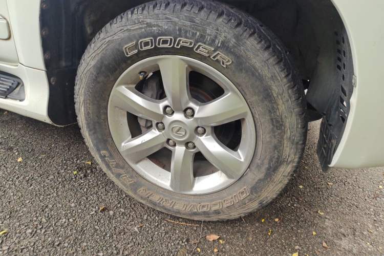 Used Lexus GX 2012 400 Right Front Wheel Hub