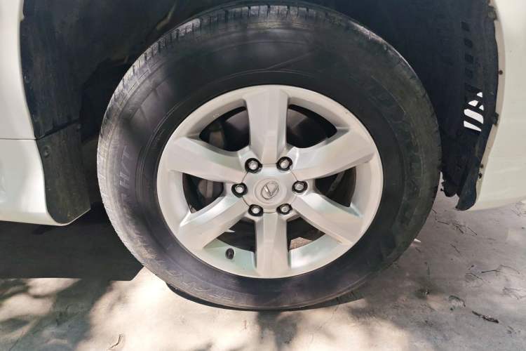 Used Lexus GX 2012 400 Right Front Wheel Hub