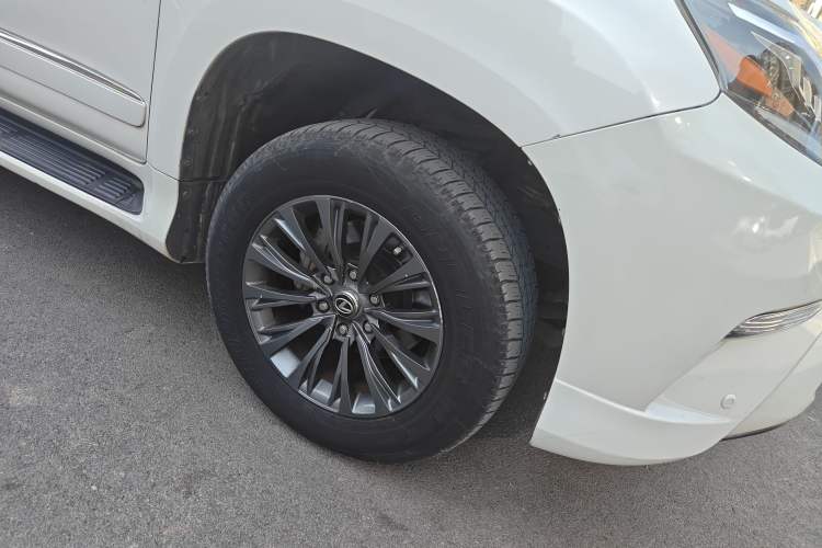 Used Lexus GX 2012 400 Right Front Wheel Hub
