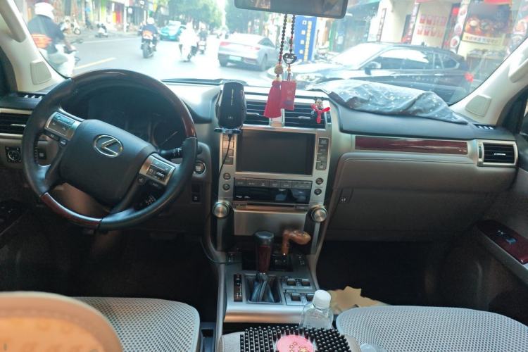 Used Lexus GX 2012 400 Center Console