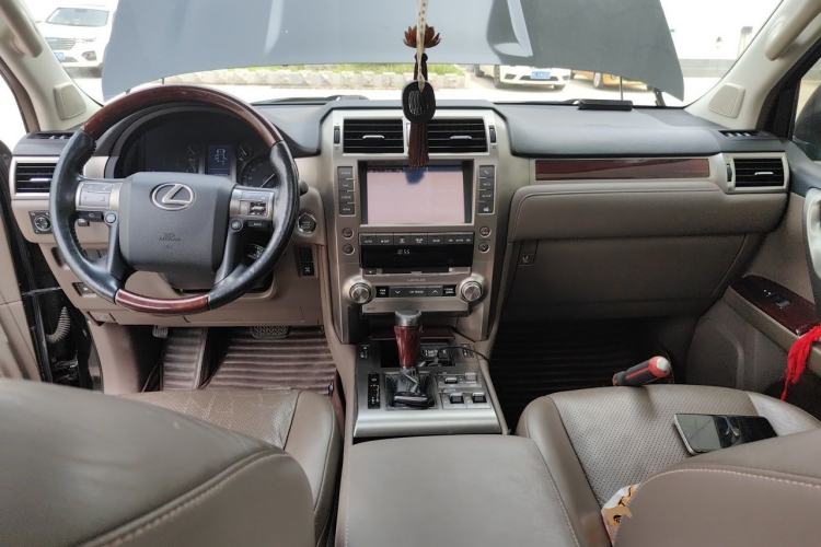 Used Lexus GX 2014 400 Deluxe Edition Center Console