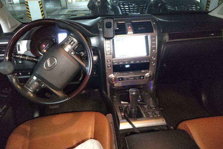 Used Lexus GX 2014 400 Prestige Edition Center Console