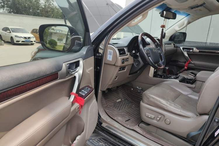 Used Lexus GX 2014 400 Deluxe Edition Driver Seat