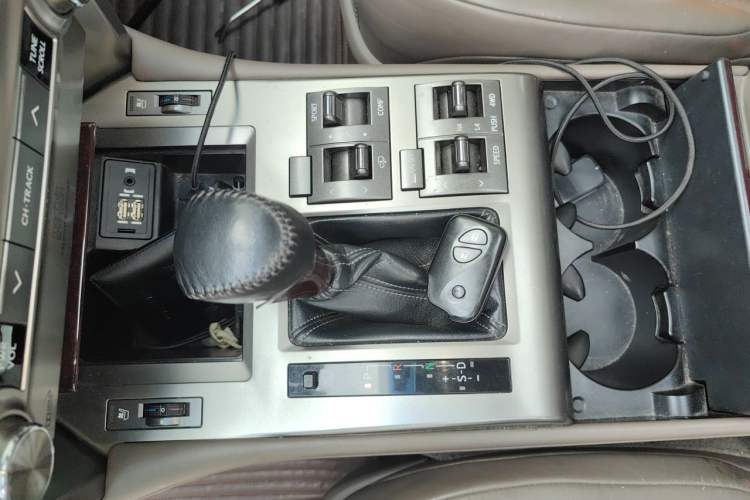 Used Lexus GX 2014 400 Deluxe Edition Gear Lever