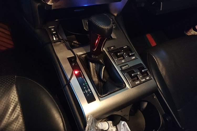 Used Lexus GX 2014 400 Deluxe Edition Gear Lever