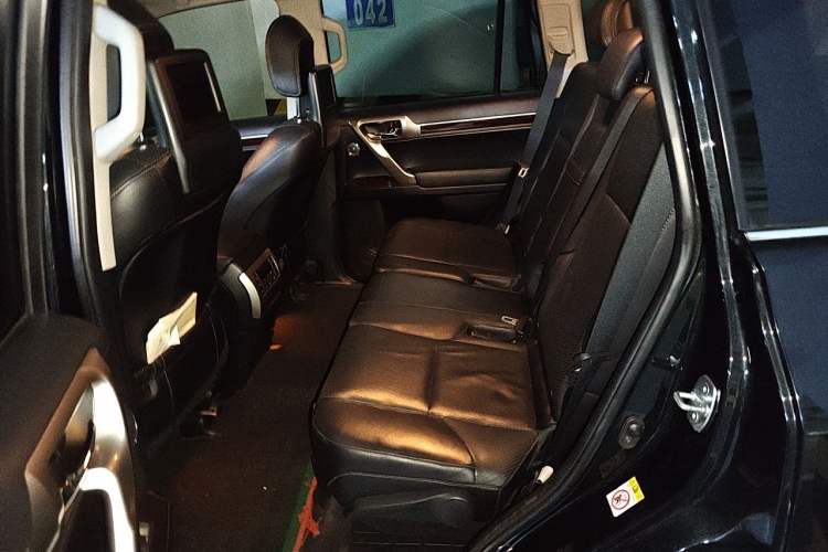 Used Lexus GX 2014 400 Deluxe Edition Left Rear Seat