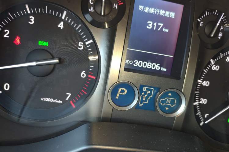 Used Lexus GX 2014 400 Luxury Edition Odometer Close Up
