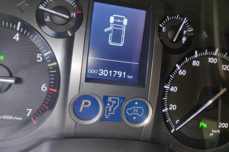 Used Lexus GX 2014 400 Luxury Edition Odometer Close Up