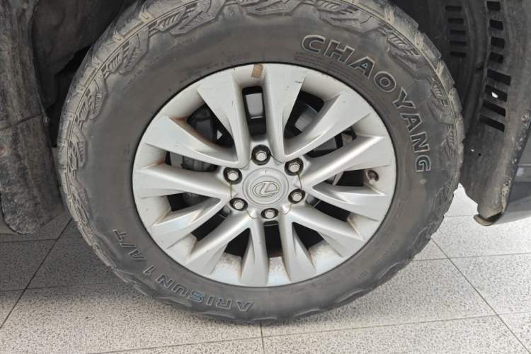 Used Lexus GX 2014 400 Luxury Edition Right Front Wheel Hub