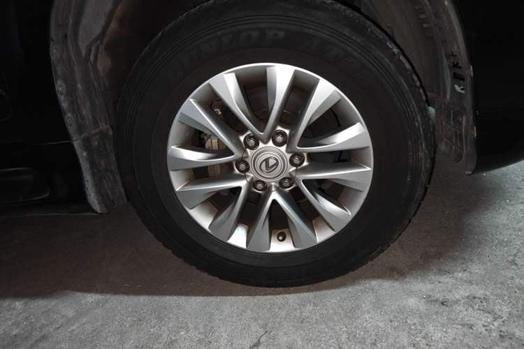 Used Lexus GX 2014 400 Prestige Edition Right Front Wheel Hub