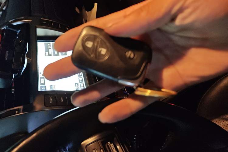 Used Lexus GX 2014 400 Deluxe Edition Vehicle Key