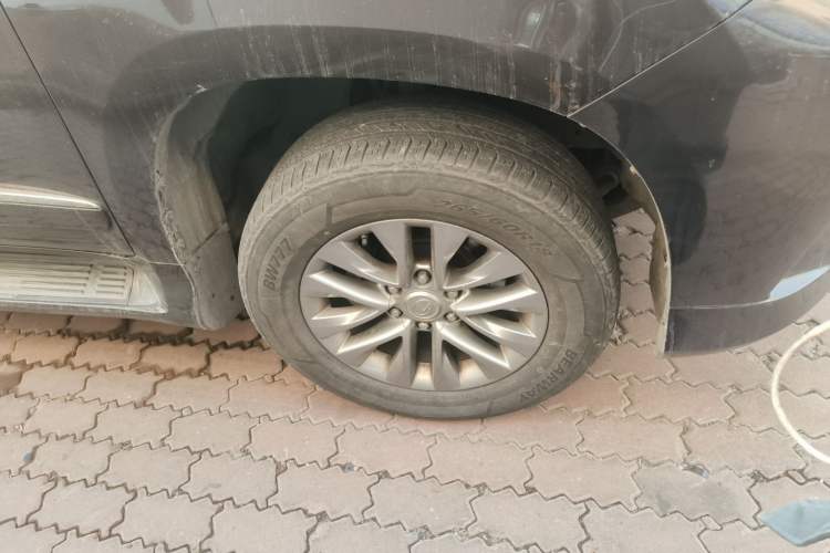Used Lexus GX 2014 400 Prestige Edition Right Front Wheel Hub
