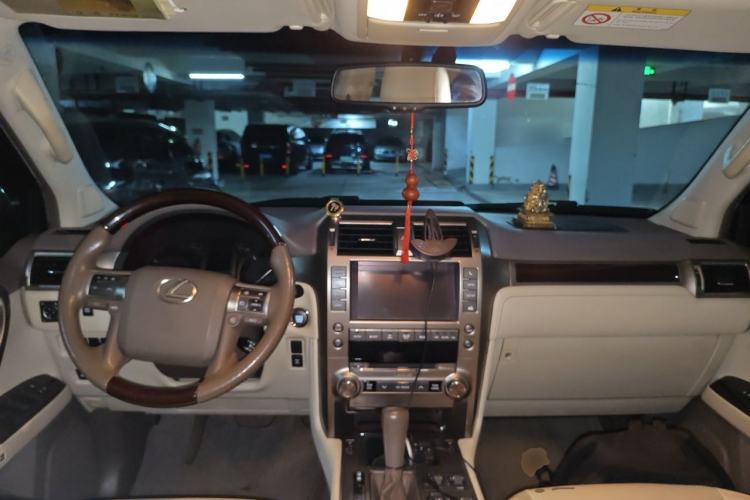 Used Lexus GX 2014 400 Prestige Edition Center Console