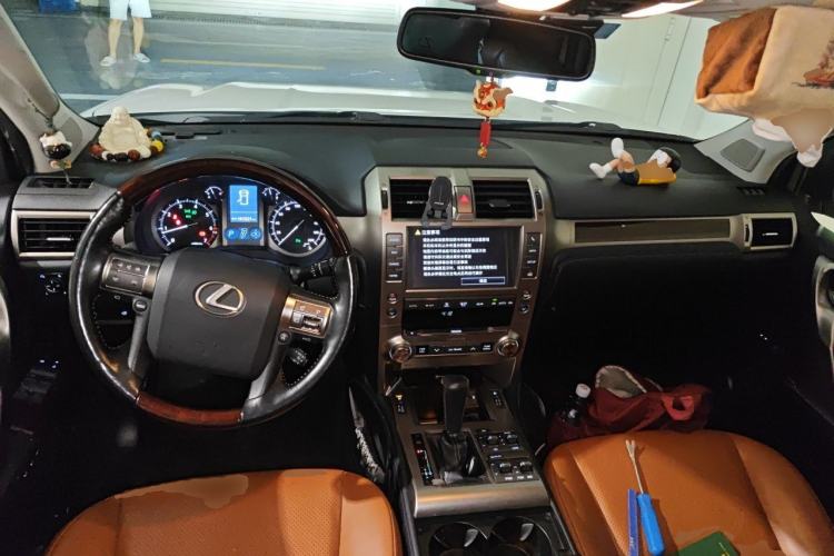 Used Lexus GX 2014 400 Deluxe Edition Center Console