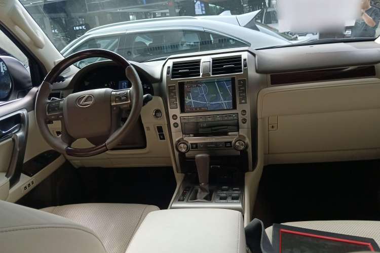 Used Lexus GX 2014 400 Prestige Edition Center Console