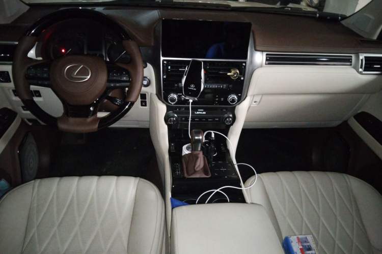 Used Lexus GX 2014 400 Luxury Edition Center Console