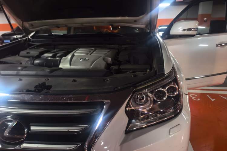 Used Lexus GX 2014 400 Prestige Edition Engine Bay Left