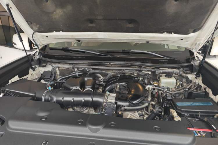 Used Lexus GX 2014 400 Deluxe Edition Engine Bay