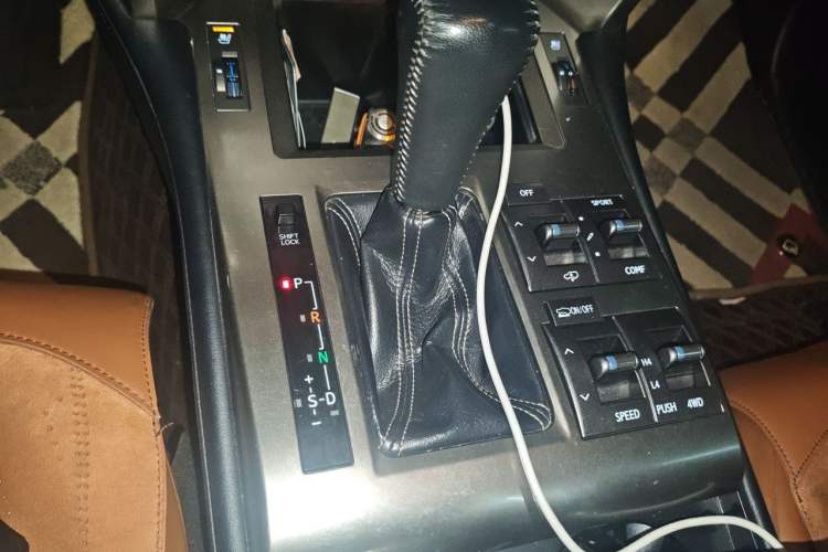 Used Lexus GX 2014 400 Prestige Edition Gear Lever