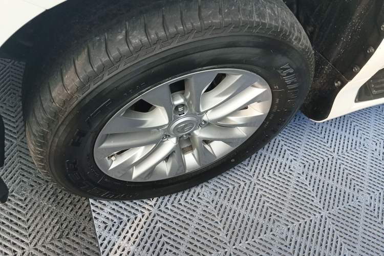 Used Lexus GX 2014 400 Prestige Edition Left Front Wheel Hub