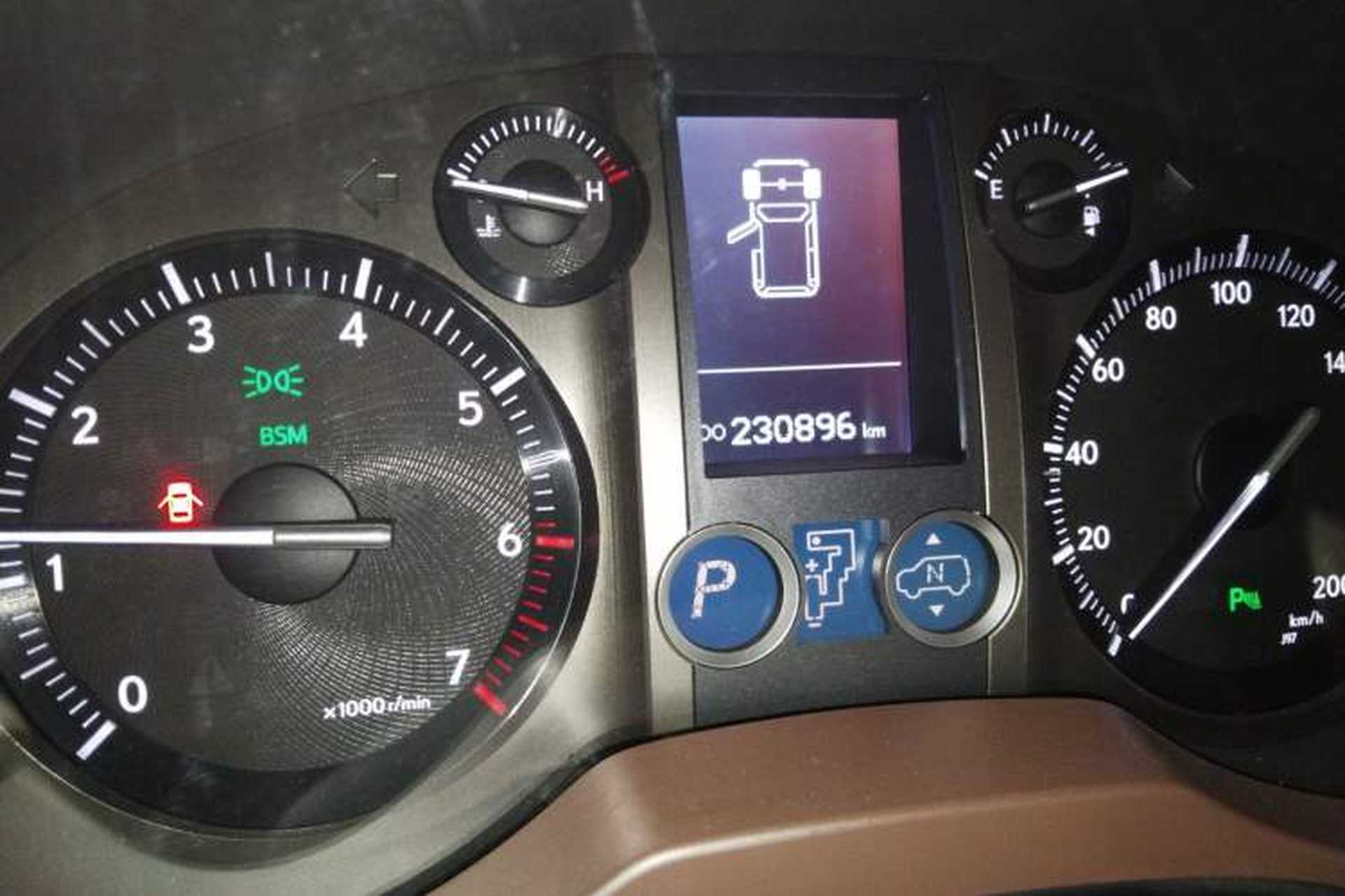 Used Lexus GX 2014 400 Luxury Edition Odometer Close Up