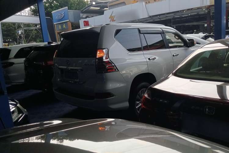 Used Lexus GX 2014 400 Prestige Edition Rear Right 45 Deg