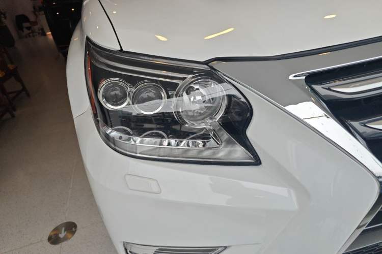 Used Lexus GX 2014 400 Deluxe Edition Right Front Headlight