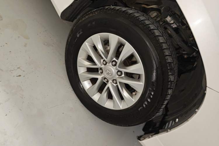 Used Lexus GX 2014 400 Deluxe Edition Right Front Wheel Hub