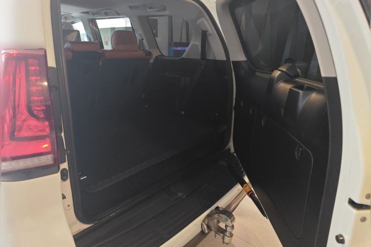Used Lexus GX 2014 400 Deluxe Edition Trunk